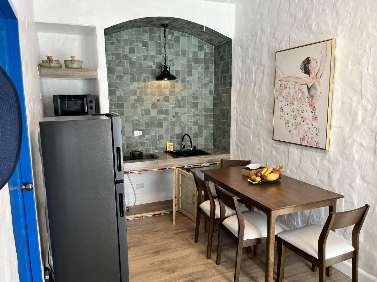 Pool Villa kitchen and dining corner